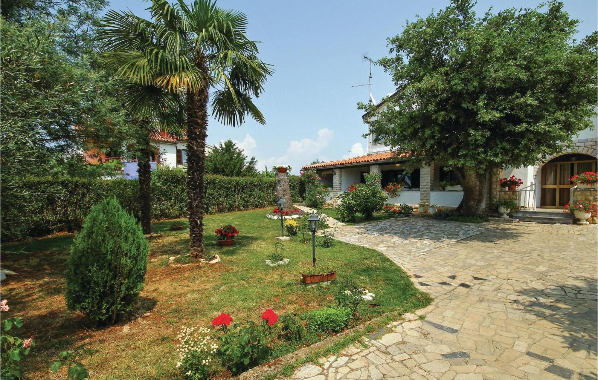 Beautiful Apartment In Porec With Wifi Ngoại thất bức ảnh